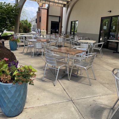 Outdoor dining available on the covered patio