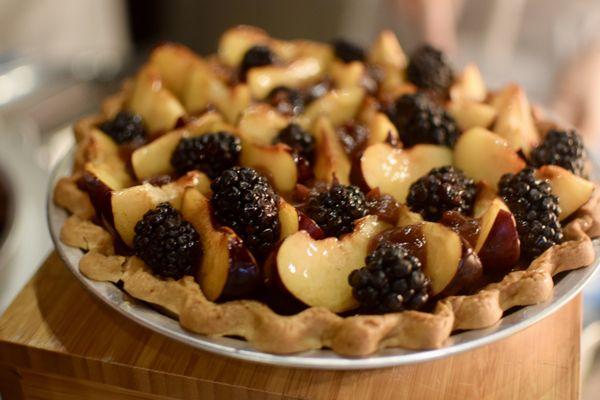 blackberry plum almond pie