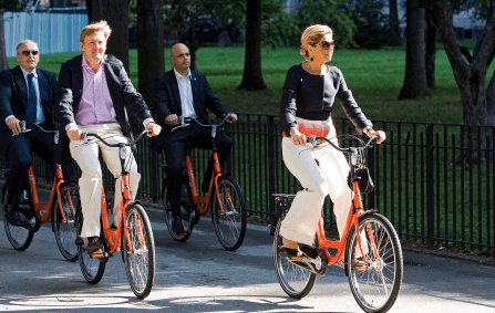 King Willem Alexander and Queen Maxima on the Dutch Batavus bikes that we now proudly rent out (pic ANP)