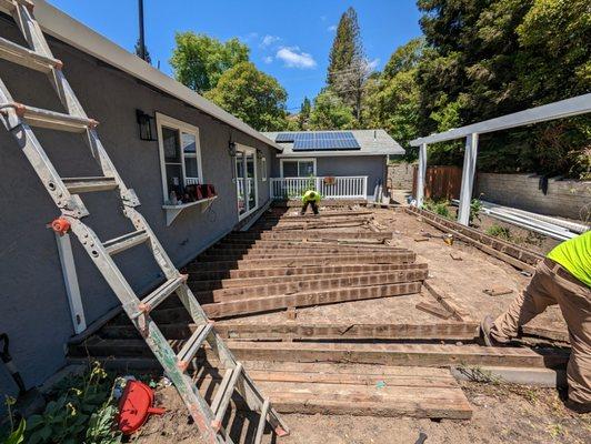 We do deck removal in the East Bay!