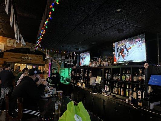 Bar with screens