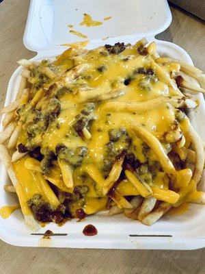 L chili cheese fries