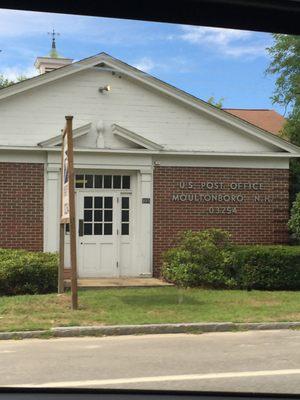 US Post Office of Moultonborough -- 995 Whittier Highway / Route 25, Moultonborough             Storefront