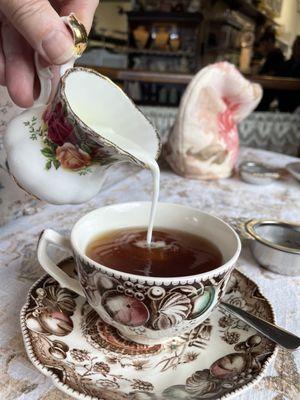 English Breakfast Tea with Cream