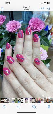 CUSTOMER HAPPY WITH PINK NAILS