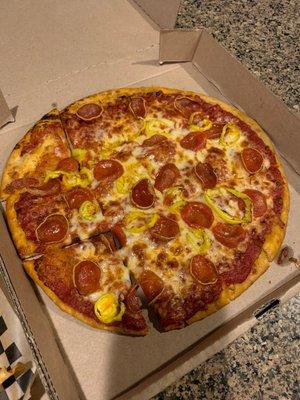 Pepperoni & banana peppers pizza