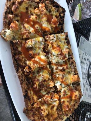 Buffalo chicken flat bread