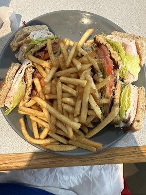 Turkey club w/fries