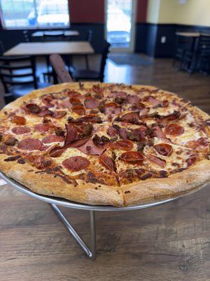 Meat Magnifico 14" pizza