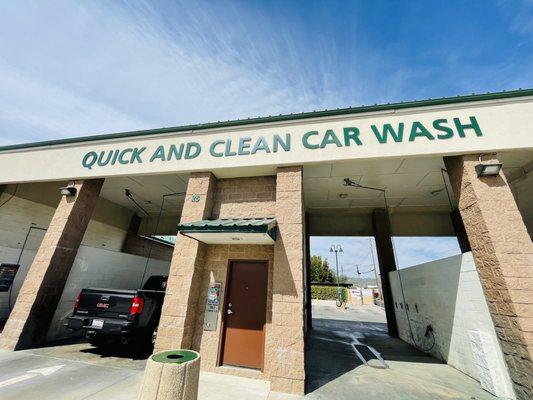 Quick And Clean Car Wash