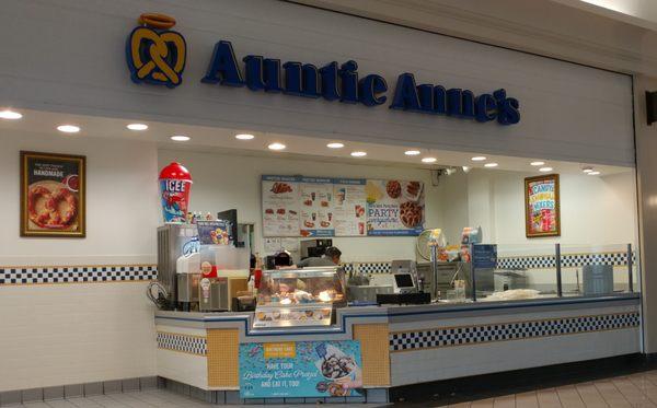 Auntie Anne’s in Carolina Place Mall