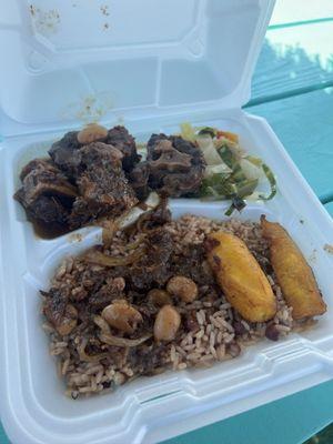 Oxtail meal with 3 sides