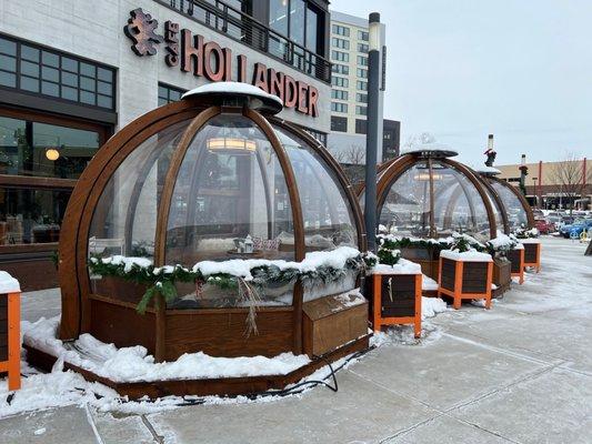 Outdoor igloos