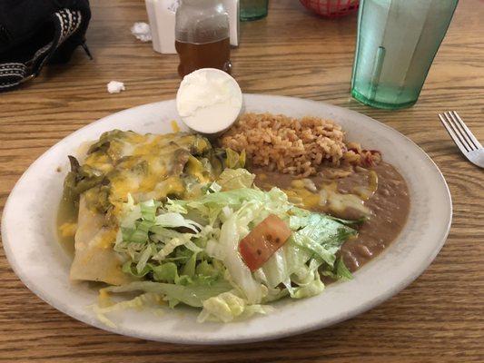 Green chile & mushroom chicken enchiladas with rice and beans n