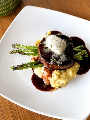 Grilled Filet with Smashed Potatoes and Asparagus