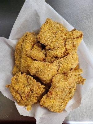 Large Catfish (11 pieces) with fries.