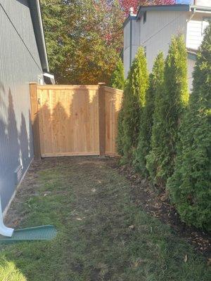 Ahilon Landscaping And Fence Service