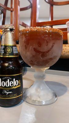 Michelada negra modelo