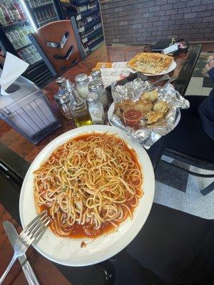 Pasta with marinara sauce, garlic knots & Jay's Special Square