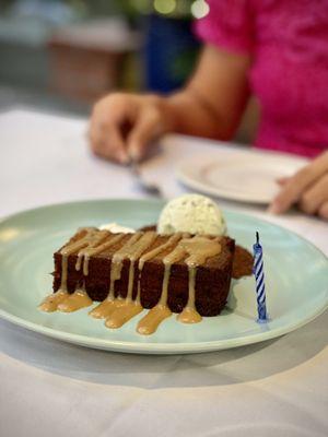 Banana Bread with ice cream