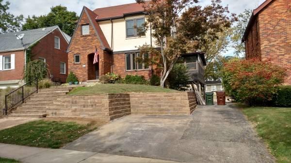 Driveway retaining wall