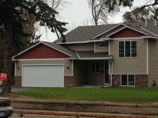 Vinyl Siding with colored shake contrast