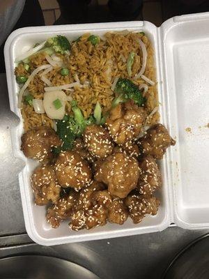 Sesame Chicken combo w/ Vegetable Fried Rice