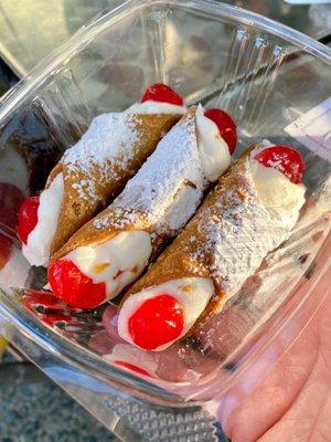 3 Pack cannoli