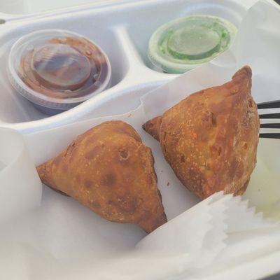 Samosas with sauces