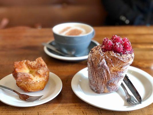 Kouign Amann Cruffin Chai Latte