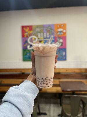 ig: @whatsviveating  |  berry horchata with brown sugar crystal boba