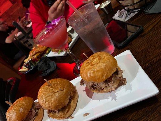 pulled pork sliders and a pom tini!