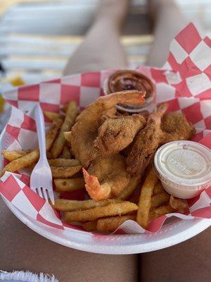 Mixed shrimp & oyster plate