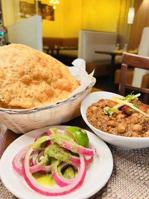 Chole bhatura