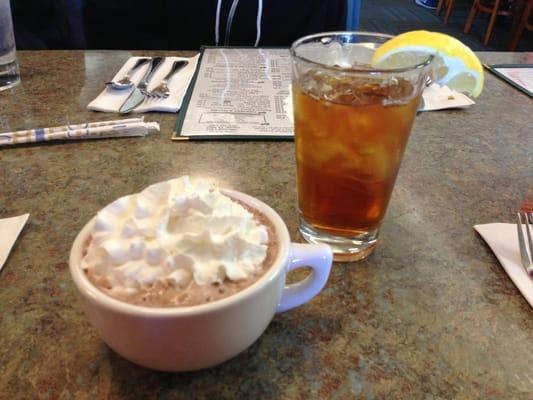 Hot chocolate & ice tea