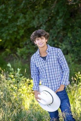 At Monty Nuss Photography your senior portrait session is about capturing you. We encourage you to bring props & outfits to do just that!