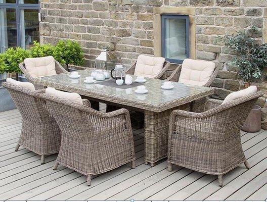 Pedestal Dining table for 6 in natural Rattan