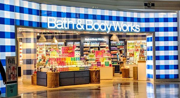 Bath & Body Works, Philly -- storefront