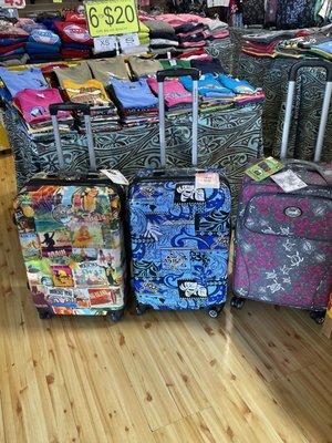 Lahaina Outlet Store. Outlets in Maui. Beach Towels.Travel Bags. Affordable Hawaiian Outlet. Maui Souvenir Shop.Visit Lahaina Outlet Store