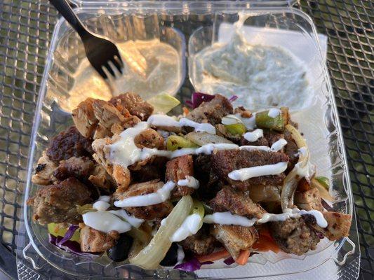 Excellent combo (chicken/lamb) salad!