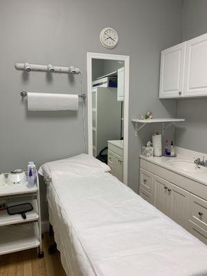 Facial/waxing room