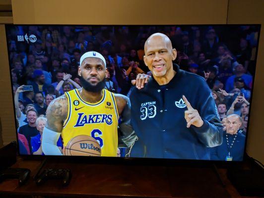 LeBron James breaks Kareem Abdul-Jabbar's all-time NBA regular season scoring record with 38,388 points on February 7, 2023. Historic.