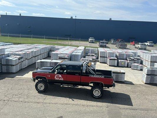 Our supplier makes sure we are fully stocked with Atlas roofing materials