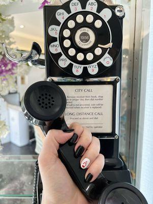 Mirrored Telephone Booth for manicure selfies!!