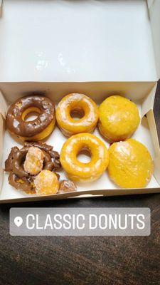 Mixed half dozen donuts