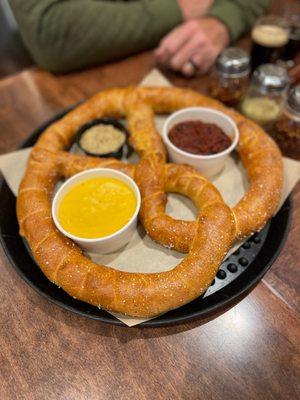 This pretzel was SO GOOD! And it's bigger than my head lol