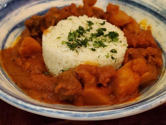 Carne y papas (beef stew)