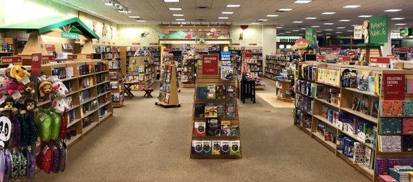 Barnes & Noble, Jr. area