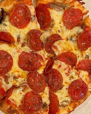 Yummmy Pepperoni and Mushrooms pizza