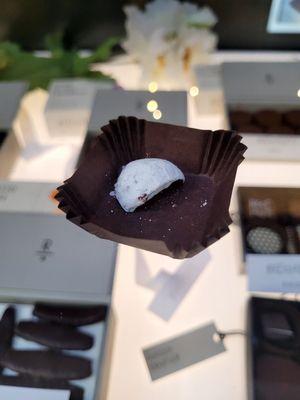 Sample chocolate of the Champagne Truffle.